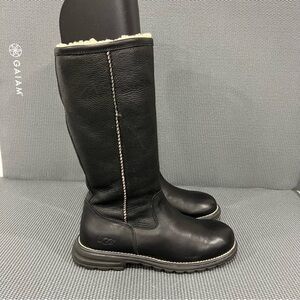 UGG Women's Brooks Tall Shearling Lined Black Leather Winter Boots Size 9 5490
